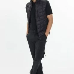 WHISTLER Weste Luis In Komfortabler Stepp-Ausführung 1001 Black 8 WHISTLER Weste Luis In Komfortabler Stepp-Ausführung 1001 Black -Galeria Geschäft unnamed file 1269