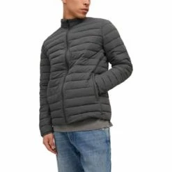 JACK & JONES Herren Jacke JJERECYCLE PUFFER COLLAR - Steppjacke, Kapuze, Einfarbig Grau 13 JACK & JONES Herren Jacke JJERECYCLE PUFFER COLLAR - Steppjacke, Kapuze, Einfarbig Grau -Galeria Geschäft unnamed file 1336